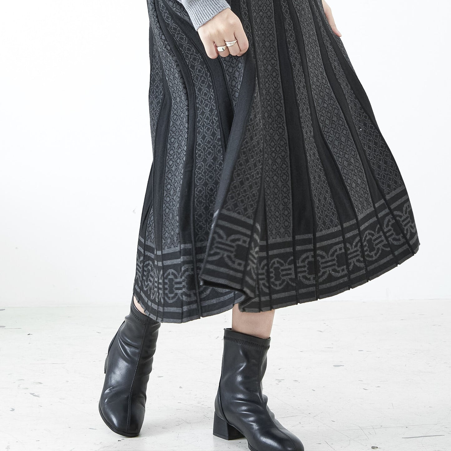 Knitted skirt 針織百褶裙