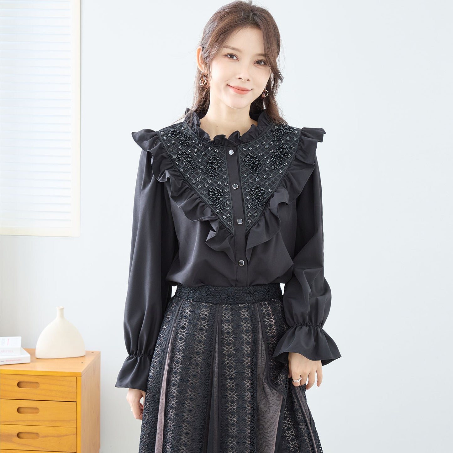 Long sleeve shirt 褶邊襯衫