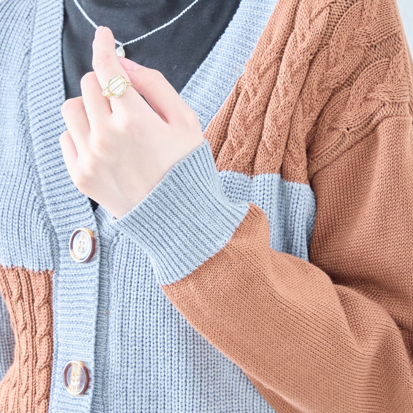 Colour Block Cardigan 開襟衫