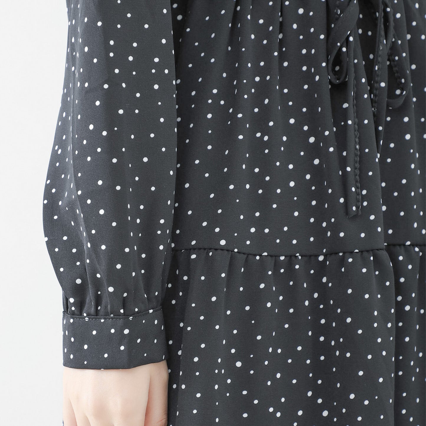 Tiered Polka Dot Dress 分層圓點連身裙