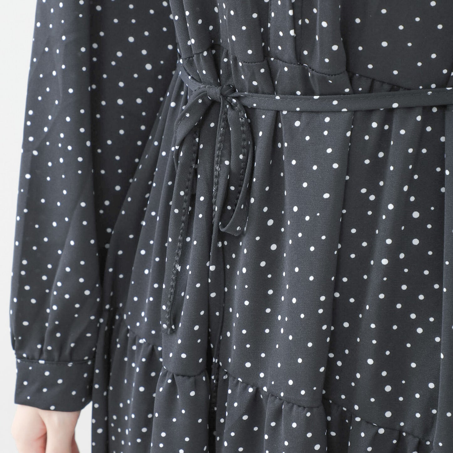 Tiered Polka Dot Dress 分層圓點連身裙
