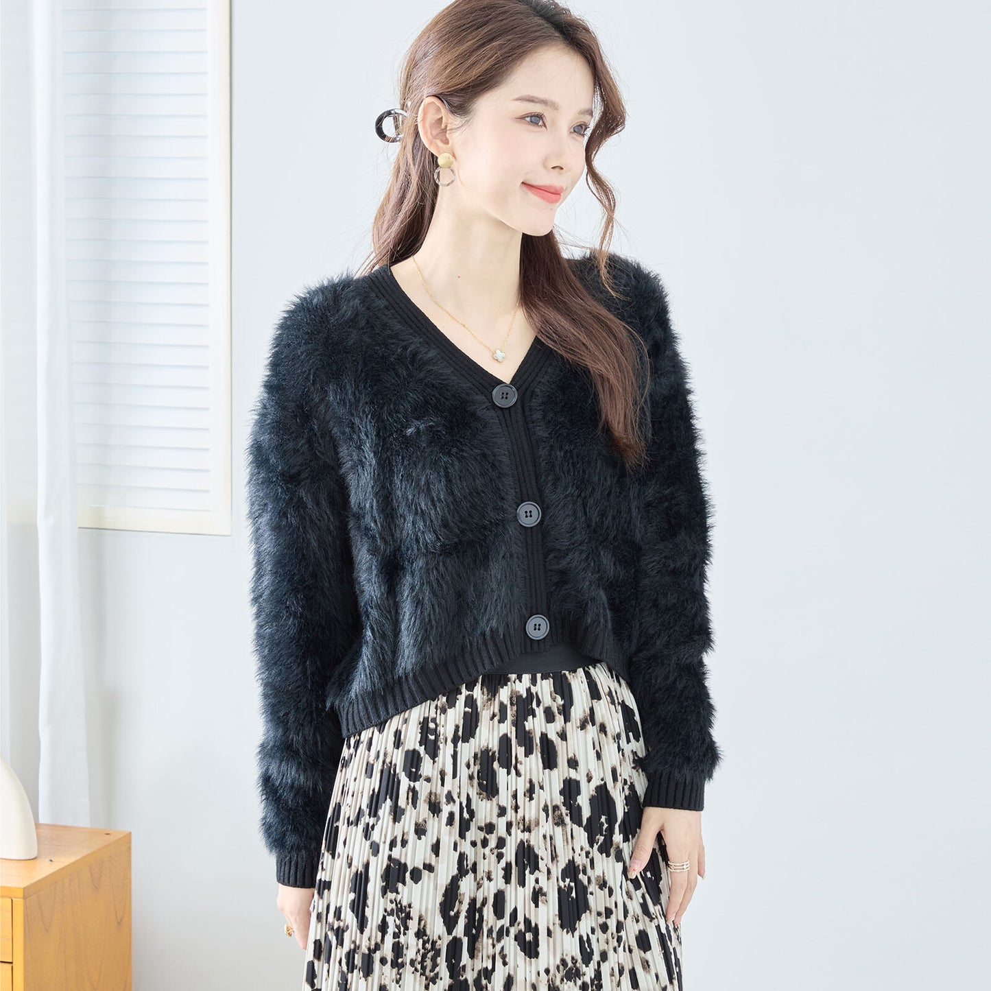 Cardigan (Fluffy) 開襟衫（絨毛）